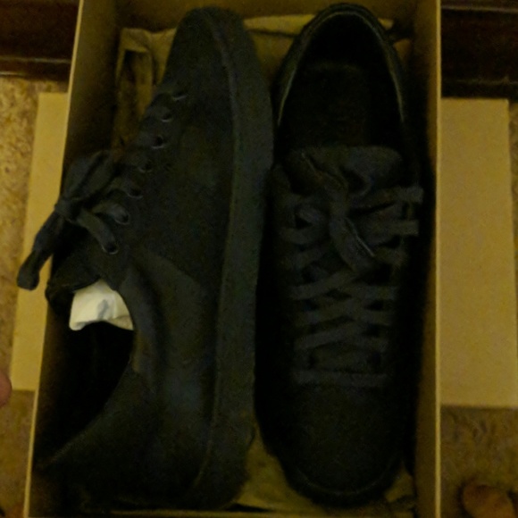 Men's Burberry Sneaker - Picture 1 of 1